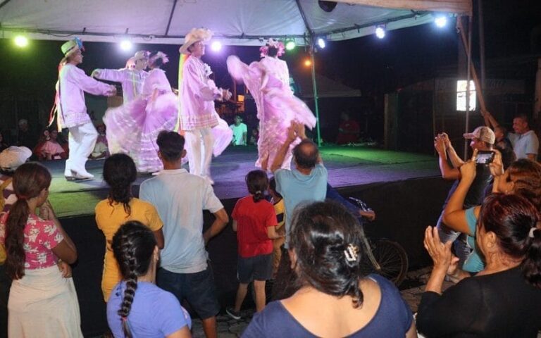 Promesantes se dieron cita en la tradicional Vela del Arco