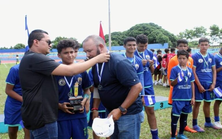 Realizan ceremonia de premiación de los Juegos Nacionales Escolares