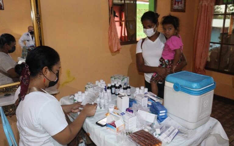 Realizan feria de salud en el barrio Villa Esperanza