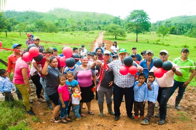 Familias de Puerto Cabezas inauguran 2 km de caminos productivos