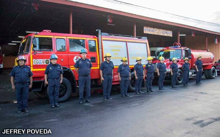 Envían camión de bombero y cisterna de agua potable a nueva estación en Managua