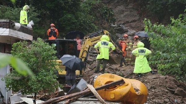 Aumenta a 13 los fallecidos por las lluvias en Corea del Sur