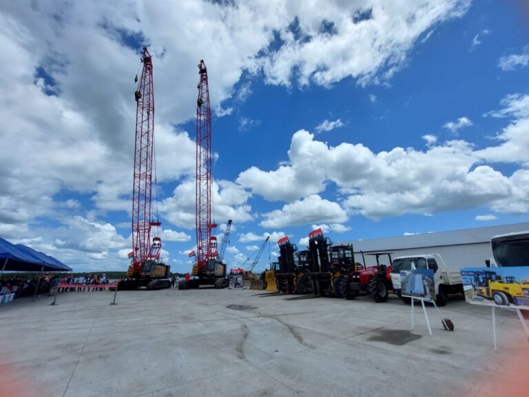 Inician operación de dos nuevas grúas en Puerto Sandino