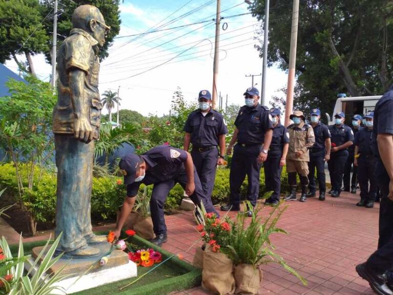 Rinden homenaje al Comandante Tomás Borge