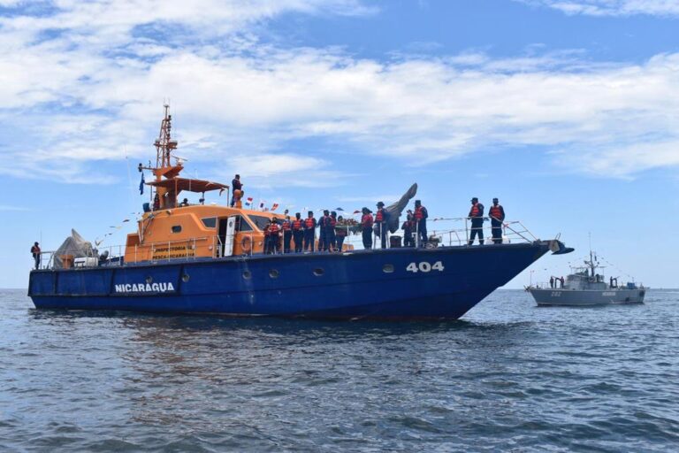 Rinden homenaje a militares caídos de la Fuerza Naval