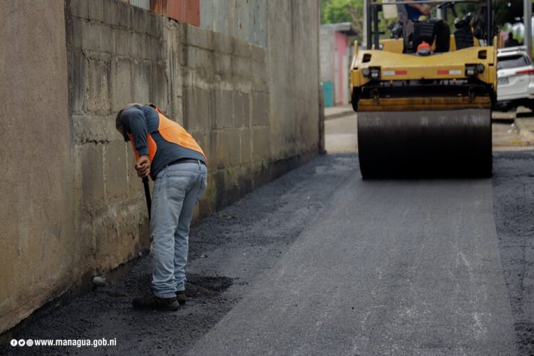 Avanza el mejoramiento vial en el barrio Tierra Prometida
