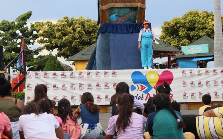 Títeres Guachipilín presentan su obra “Viajes de Bunbulum”