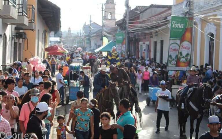 Granada celebra desfile hípico