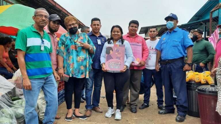 Comerciantes de Carazo reciben cartilla para prevenir femicidios