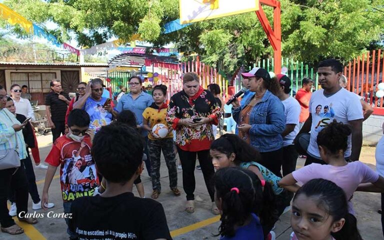 ALMA inaugura rehabilitación del parque infantil