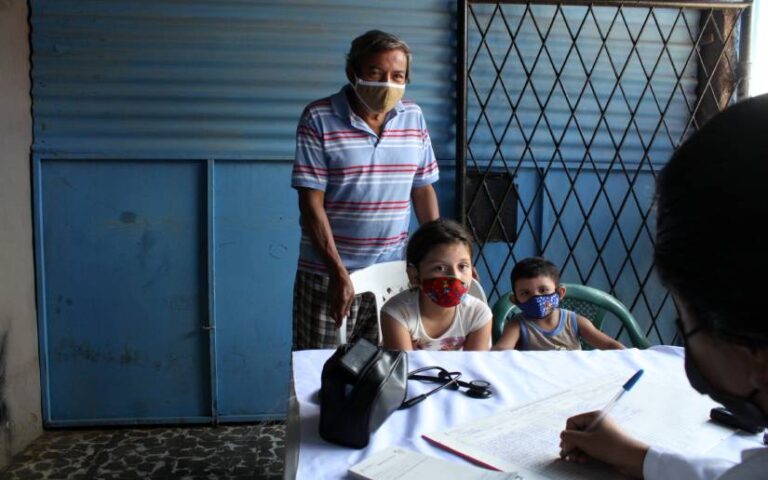 Realizan feria de salud en el barrio Naciones Unidas