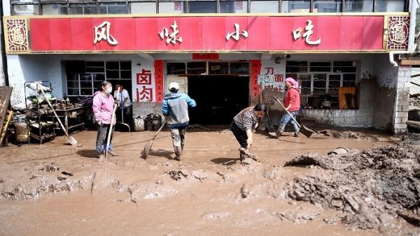 China reporta 16 fallecidos por las inundaciones
