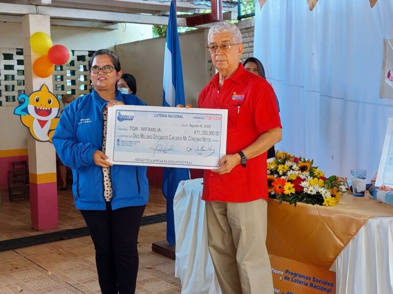 Lotería Nacional entrega más de 11 millones de córdobas al MIFAM Y el IND