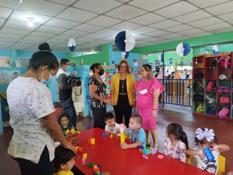 Directora de la DINAF de Honduras conoce funcionamiento de los CDI en Nicaragua