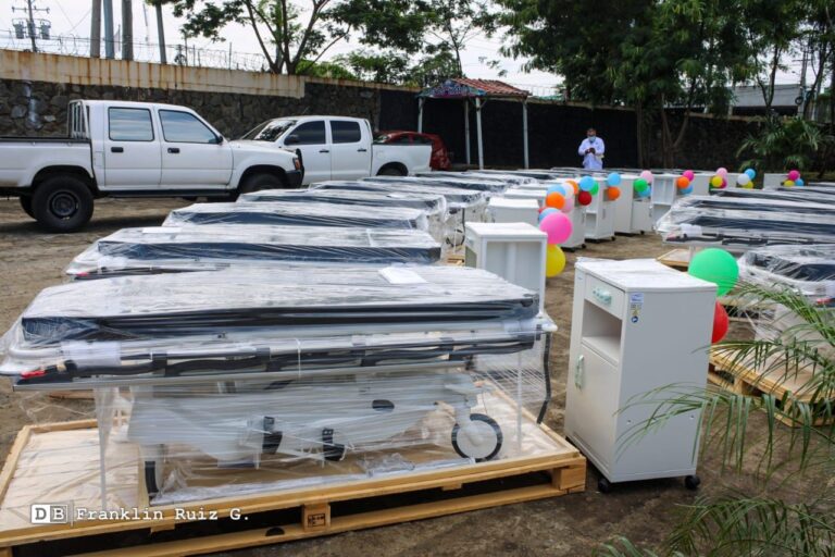 Dotan de mobiliario y equipo hospitalario a los SILAIS de Nicaragua