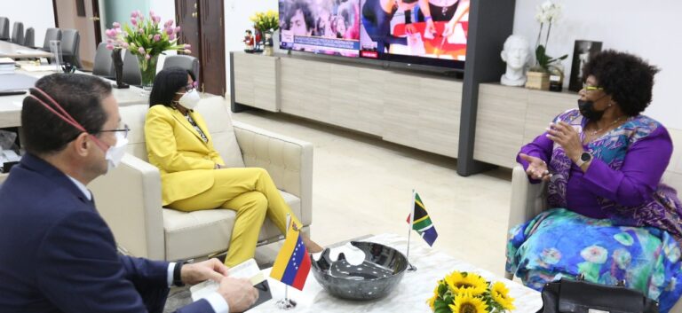Venezuela y Sudáfrica revisan agenda bilateral