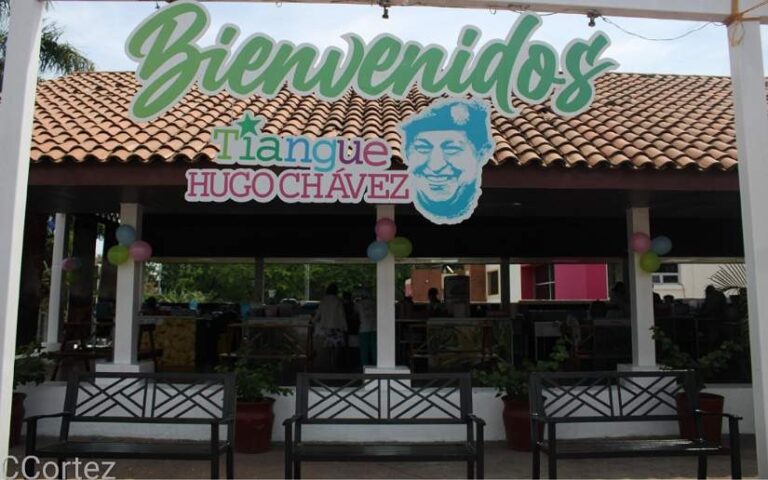 Tiangue Hugo Chávez presenta nuevo rostro