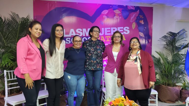 Lanzan campaña “Las Mujeres Somos Patria Libre”