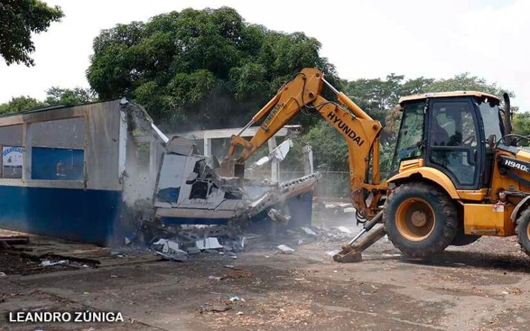 Inicia rehabilitación del colegio José Dolores Estrada en Los Brasiles