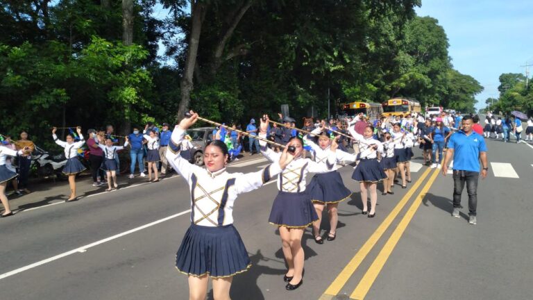 Centros educativos de Carazo participán en IV Desfile Escolar