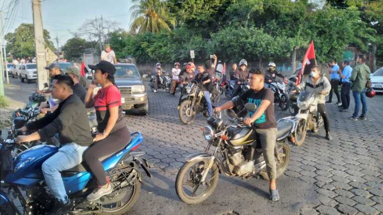 Familias de Managua se suman a alegres dianas