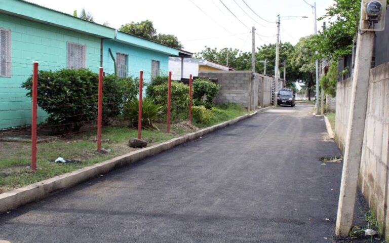 Casas Para el Pueblo estrenan calles asfaltadas