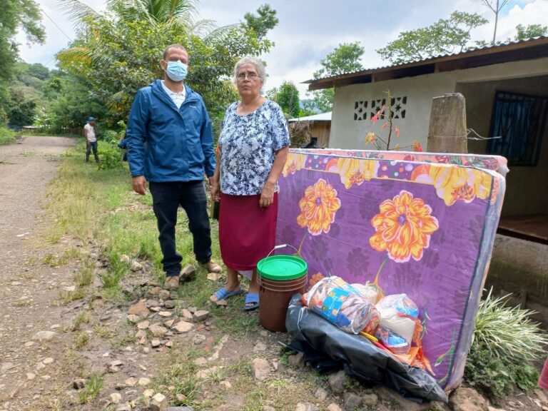 Brindan ayuda a familias afectadas por las lluvias en Boaco