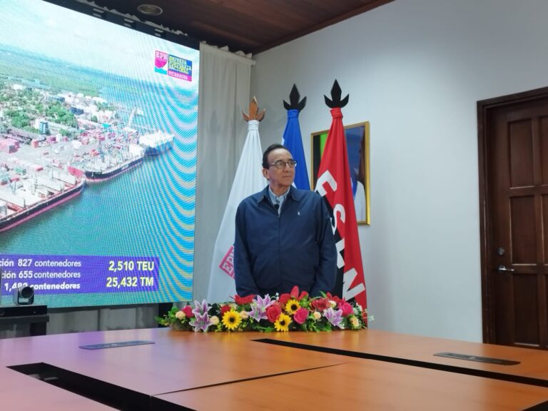 Puertos comerciales atienden 15 buques internacionales