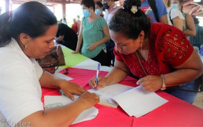 100 créditos fueron entregados en la apertura del Programa Adelante
