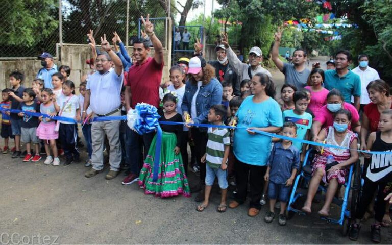 ALMA inaugura 7 cuadras de calles en Las Jaguitas