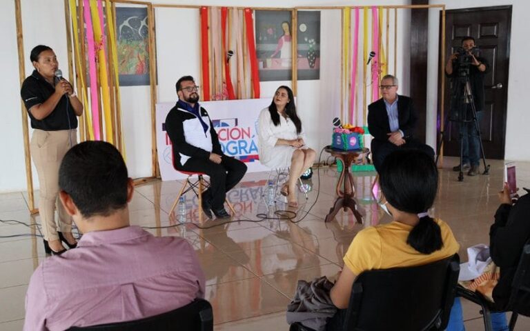 Red de Comunicadores entrega reconocimiento a Periodistas