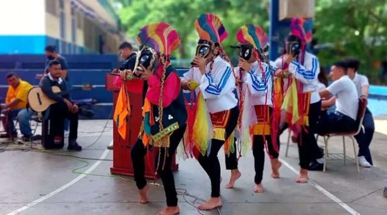 Realizan “Festival Departamental de Bailes Tradicionales Folclóricos”