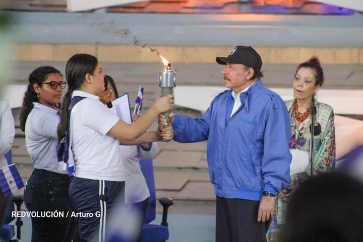 Pdte. Daniel recibe Antorcha de la Libertad Centroamericana