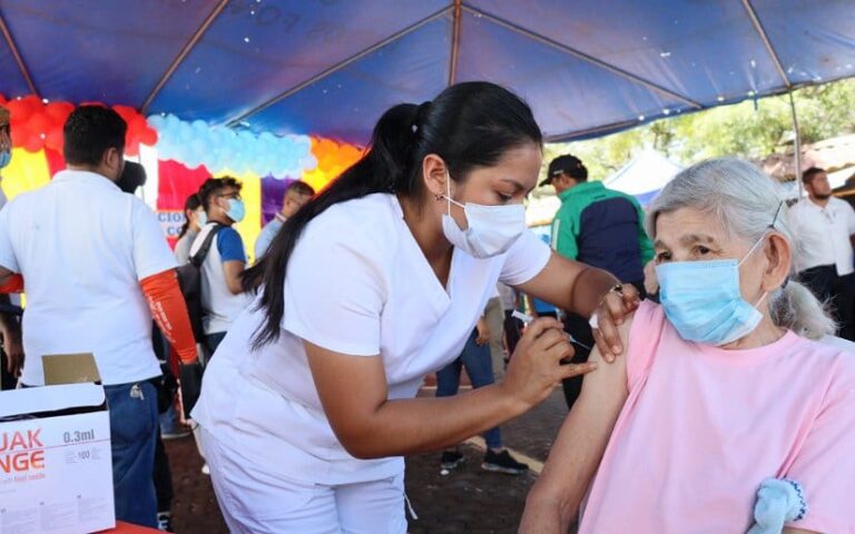 Lanzan Campaña de Vacunación de Refuerzo contra la Covid-19