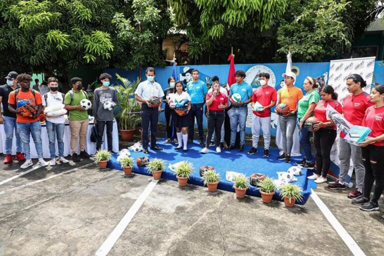 Centros Tecnológicos reciben la segunda entrega de material deportivo