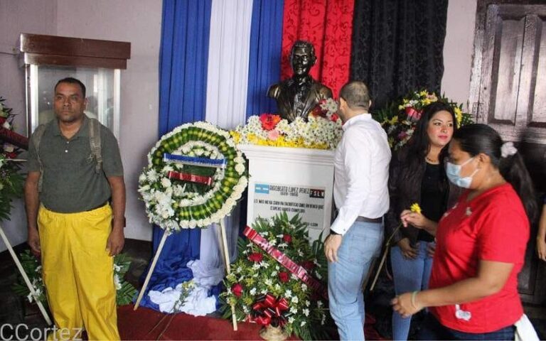 Rinden homenaje en la Casa Natal de Rigoberto López Pérez