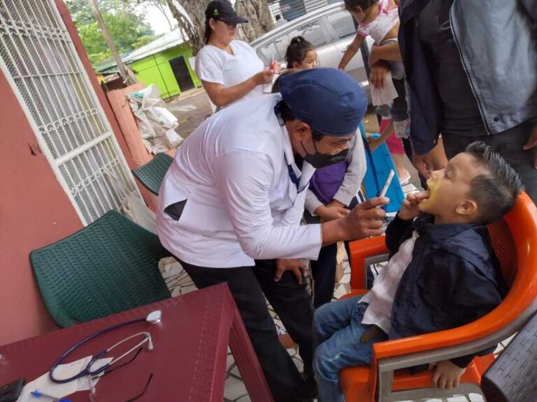 MINSA realiza feria de salud en el barrio Daniel Enrique Chavarría