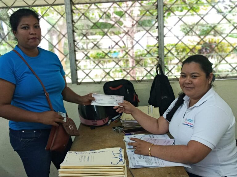 Capitalizan a protagonistas a través del Programa Usura Cero en Carazo