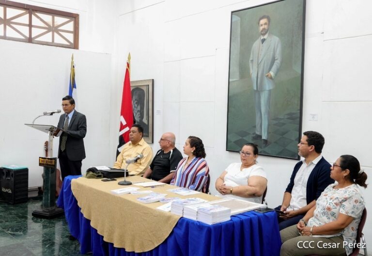 Realizan homenaje póstumo al poeta y escritor Napoleón Rojas Robles