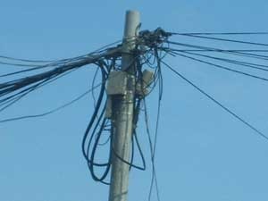 Cortocircuito deja sin energía eléctrica a 21 viviendas del barrio Venezuela