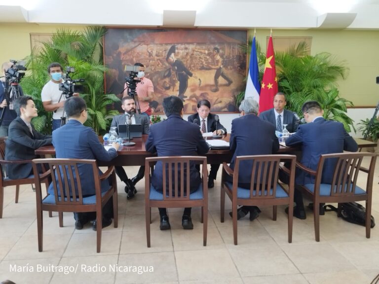 Canciller Denis Moncada se reúne con delegación de China