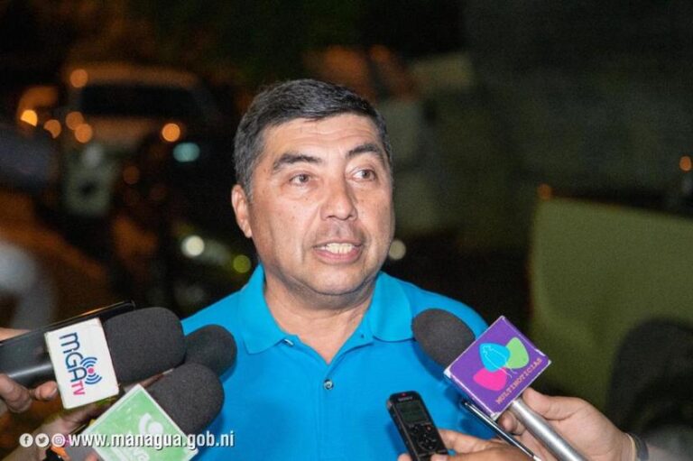 Inauguran alumbrado público en el barrio Motastepe