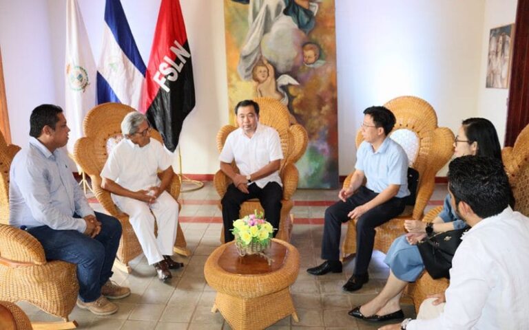 Delegación de Vietnam visita Granada