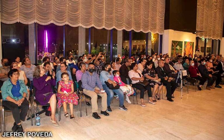 Rinden homenaje al artista plástico Arnoldo Guillén