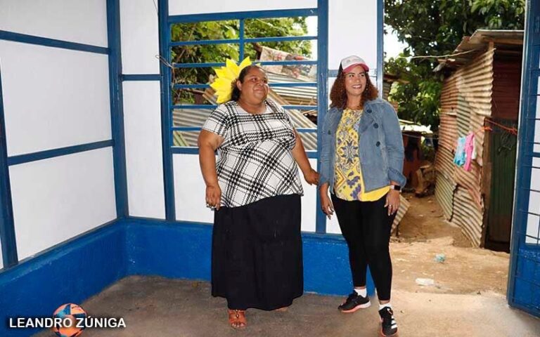 Entregan vivienda digna a familia del barrio Zacatera