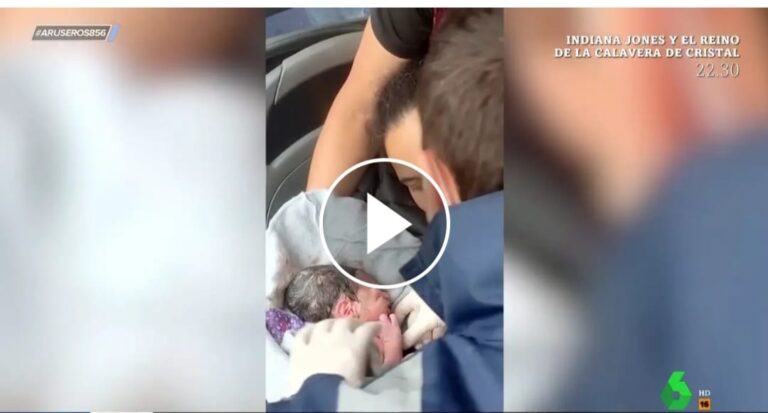 Dio a luz en un autobús sin saber que estaba embarazada