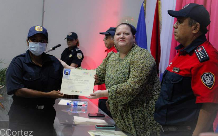 Ministerio de Gobernación certifica a 40 nuevos bomberos en Nicaragua