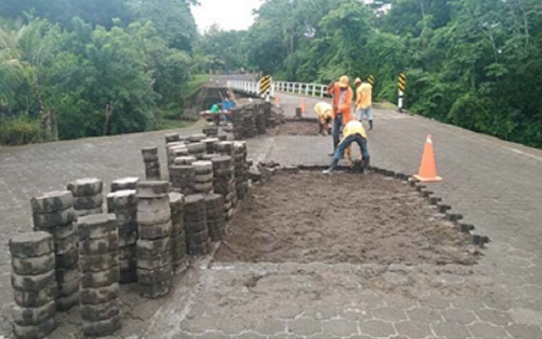 Mejoran los caminos y calles de Rivas