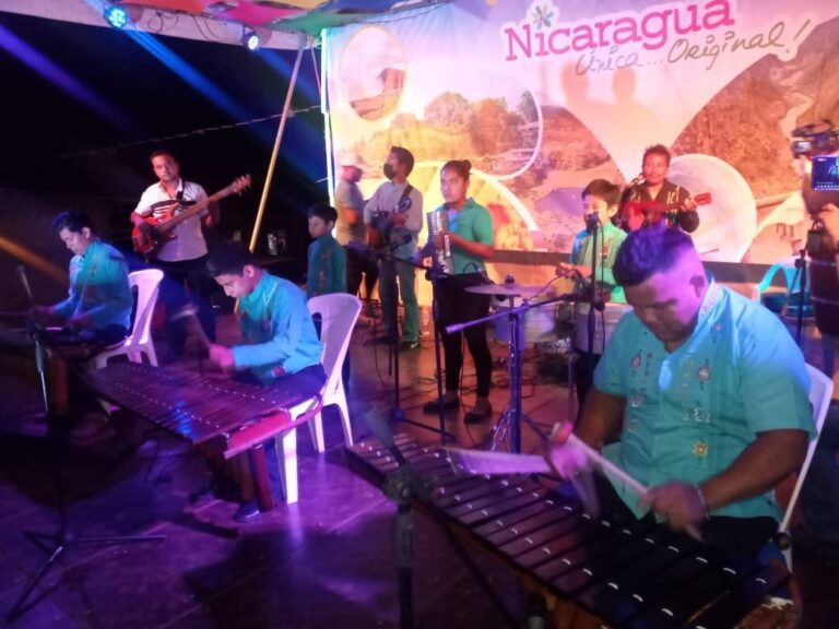 INTUR realiza un espectáculo cultural «El marimbazo» en Boaco