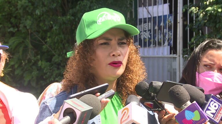 Inauguran calles asfaltadas en el barrio Plaza España